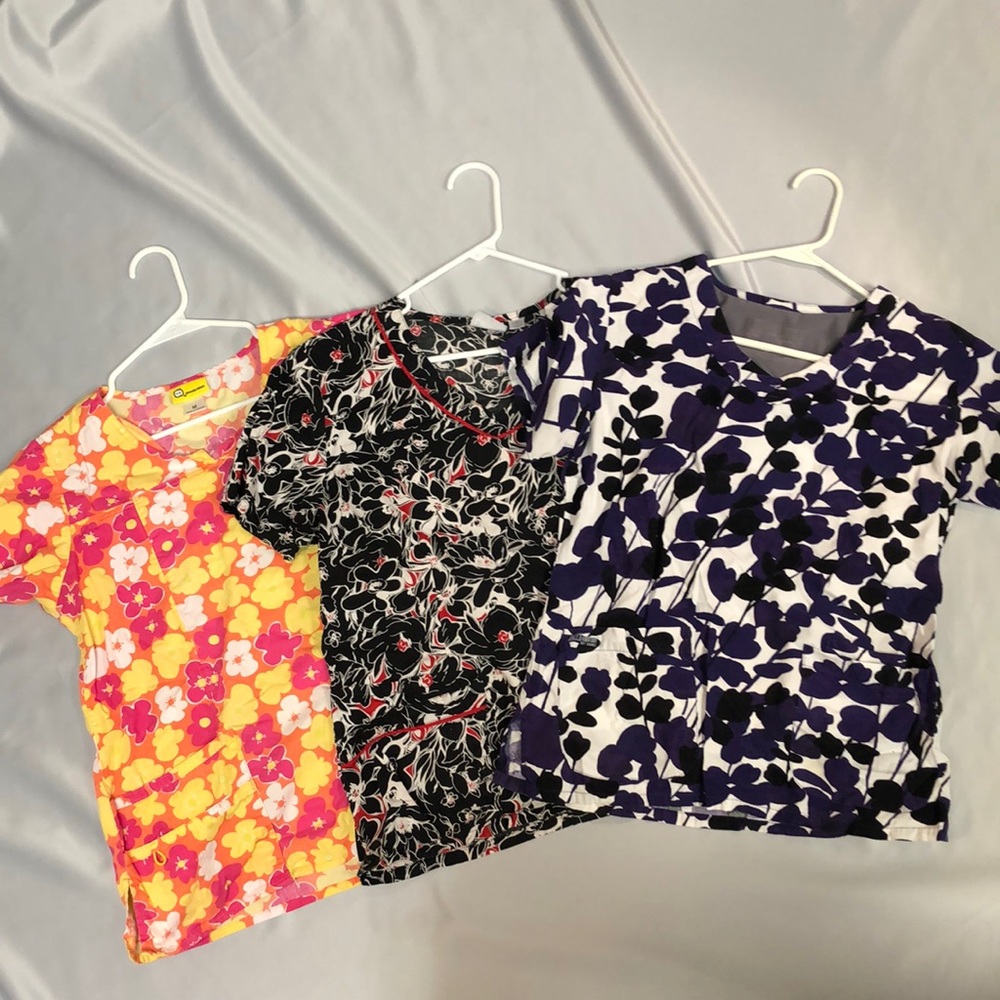 3 pack of Women’s Scrub Tops